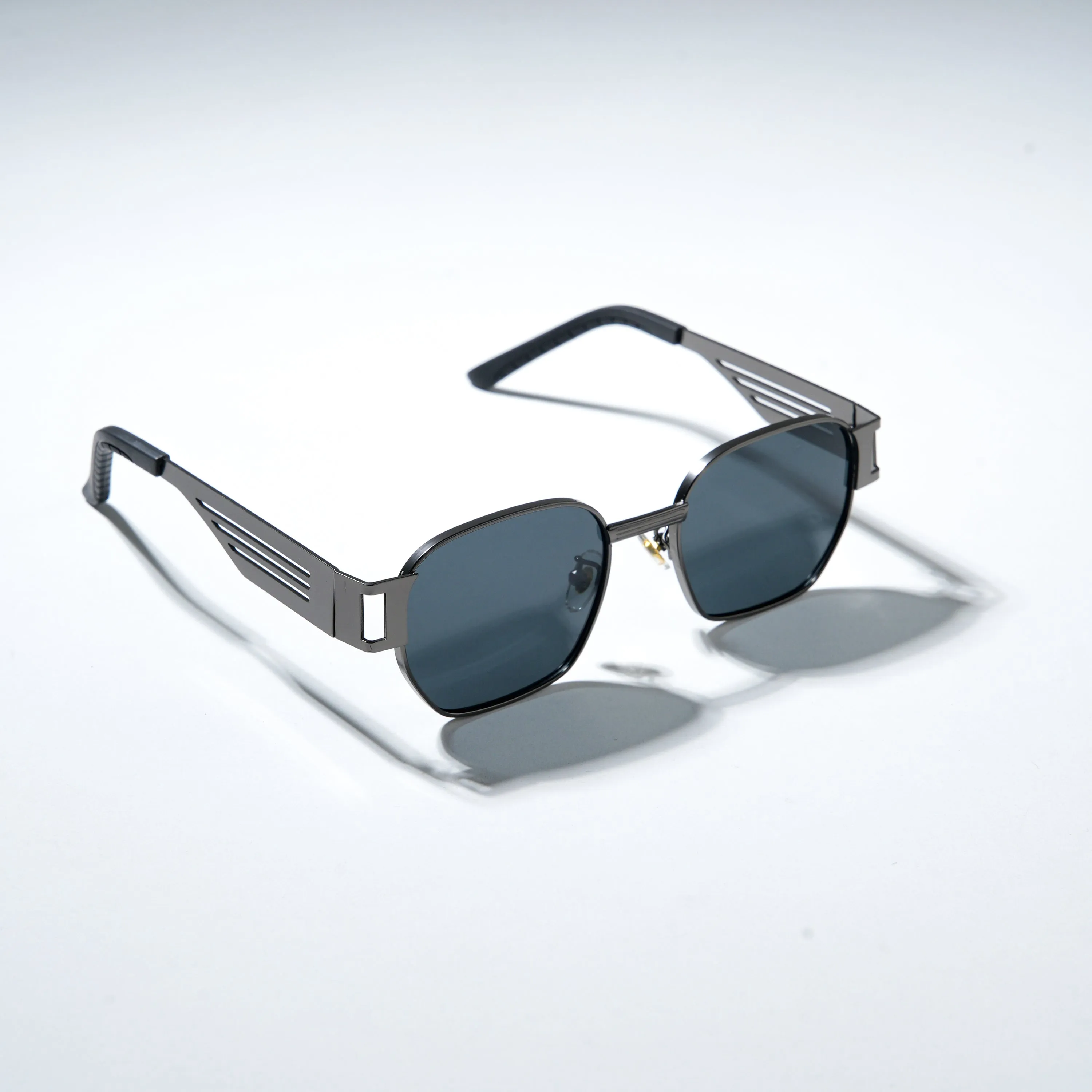 Chokore Metallic Frame Sunglasses (Gun Black)